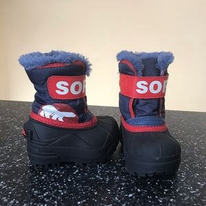 Infant size 4 sorel boots